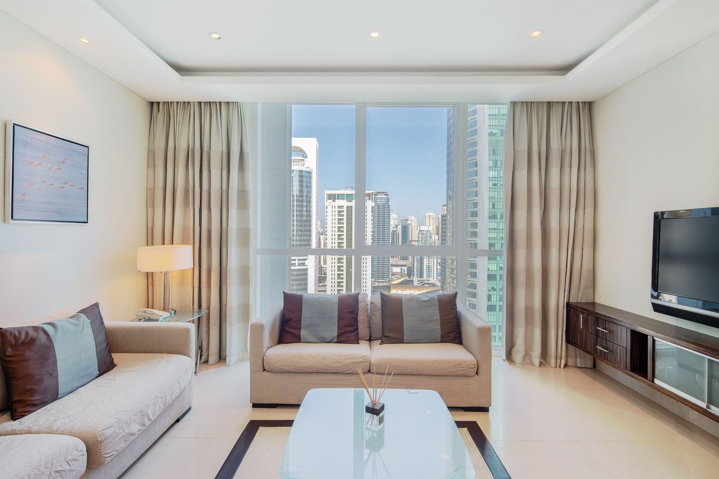 For rent 1 bedrooms apartment in Bonnington Tower, Jumeirah Lake Towers