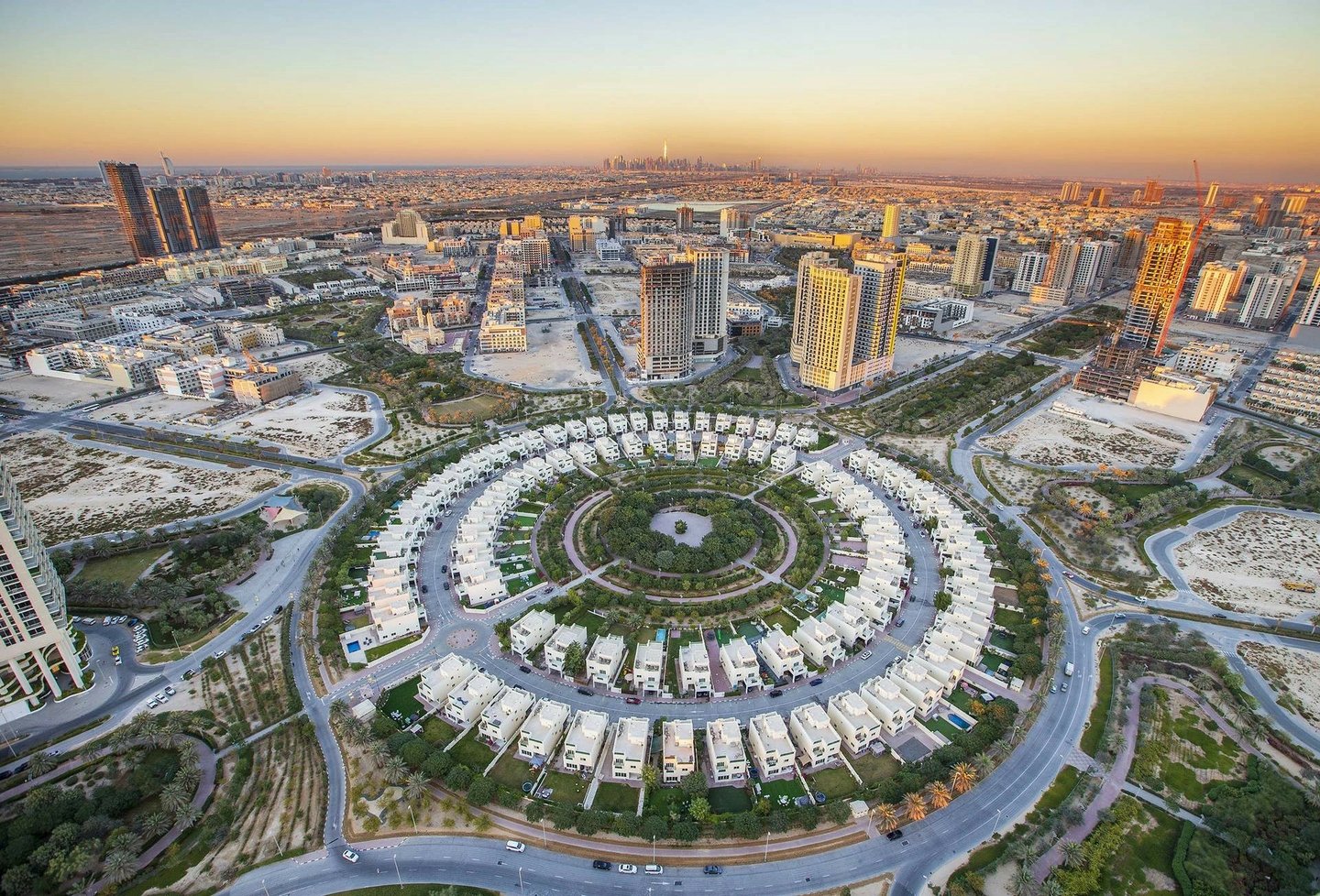 Jumeirah Village Circle, picture 1