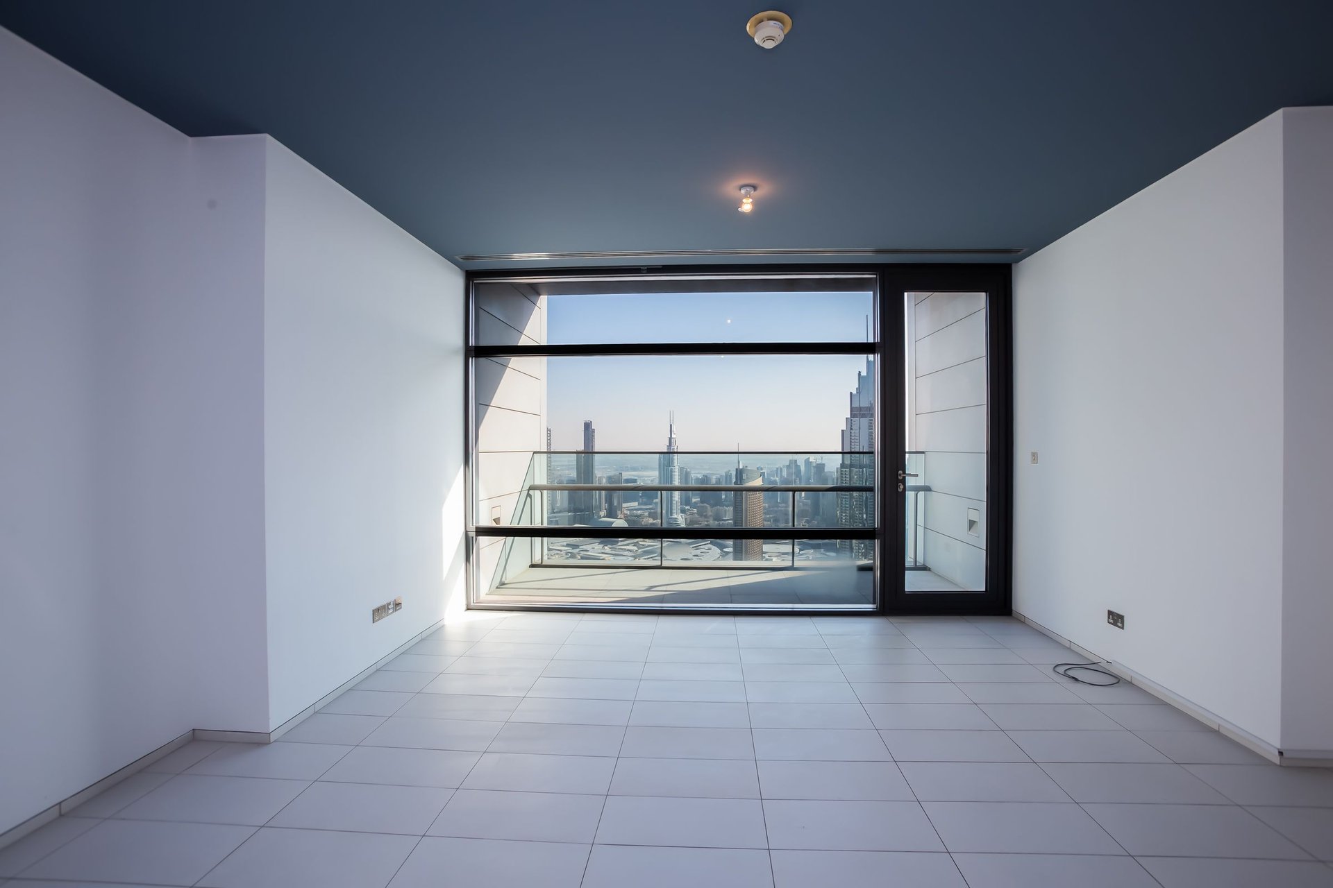 Spacious Apartment with Burj Khalifa Views in DIFC, picture 1