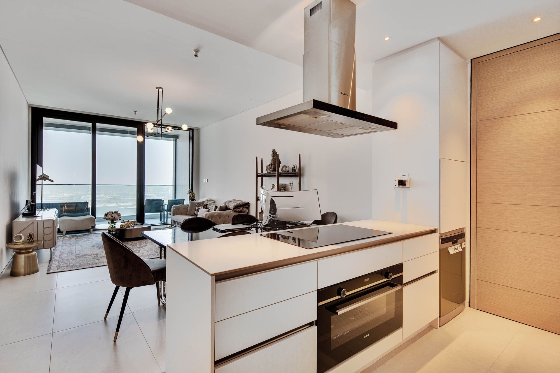Beautiful Modern Apartment with Panoramic Sea Views in JBR, picture 1
