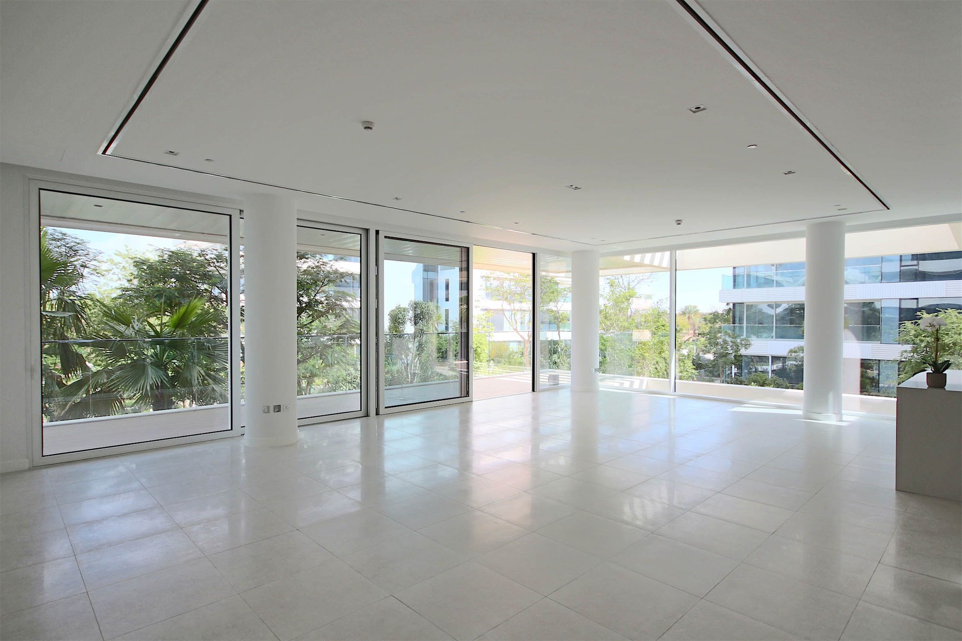 Lavish Luxury Apartment in Elite Al Barari Residence, picture 1