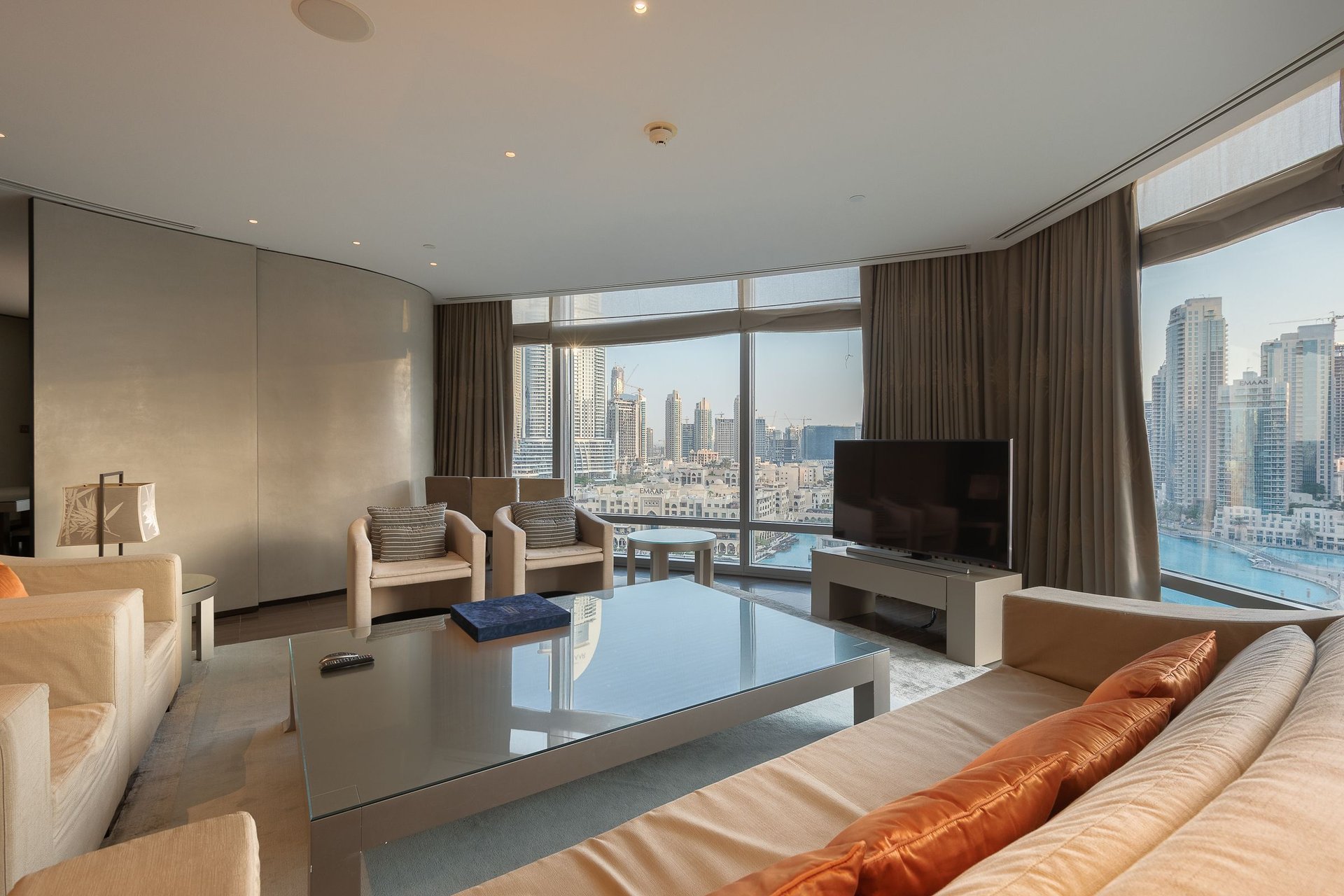 Elegantly Furnished Apartment in Armani with Full Fountain Views, picture 1