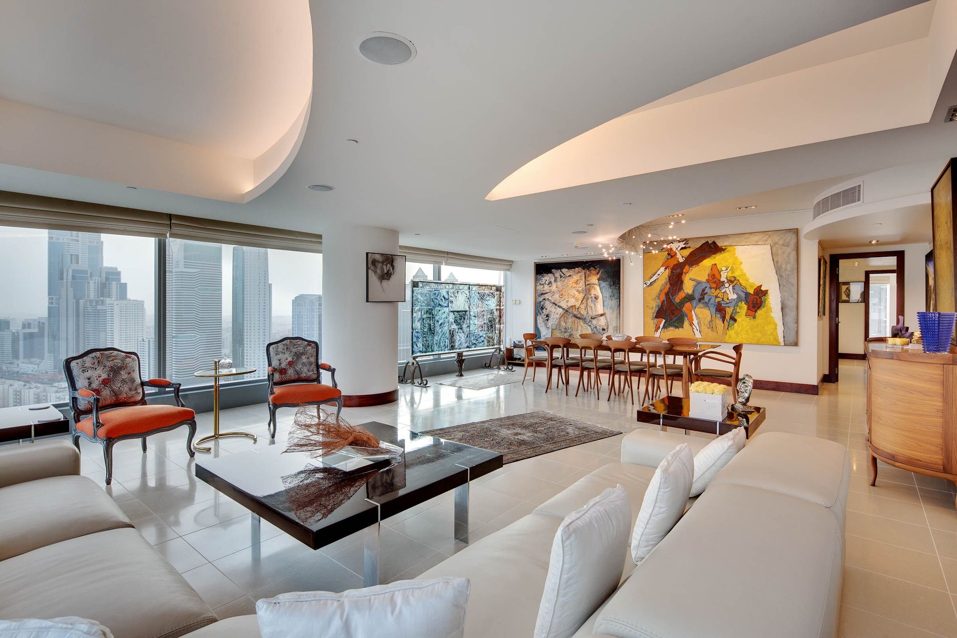 Centrally Located, Resort Style apartment in World Trade Centre, picture 1