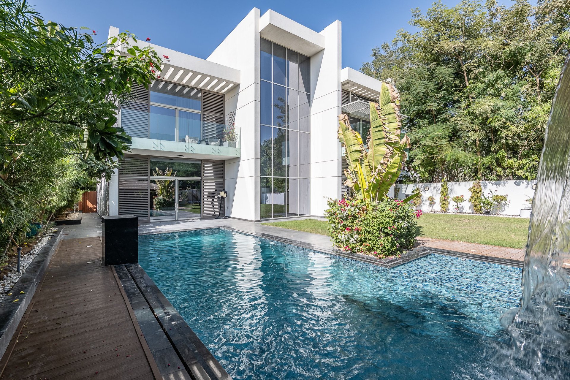 Elite District One villa in MBR City, picture 1