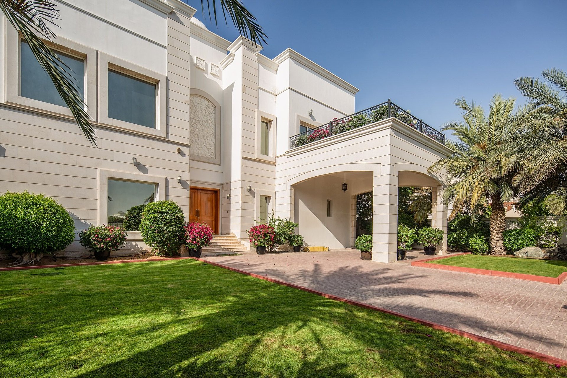 Luxury Property in Emirates Hills, picture 1