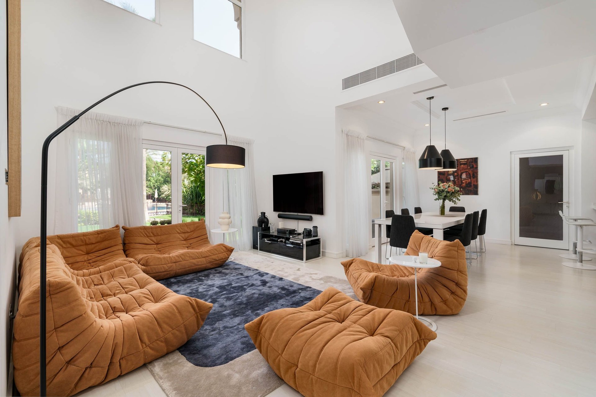 Upgraded Canal Cove townhouse on Palm Jumeirah., picture 1