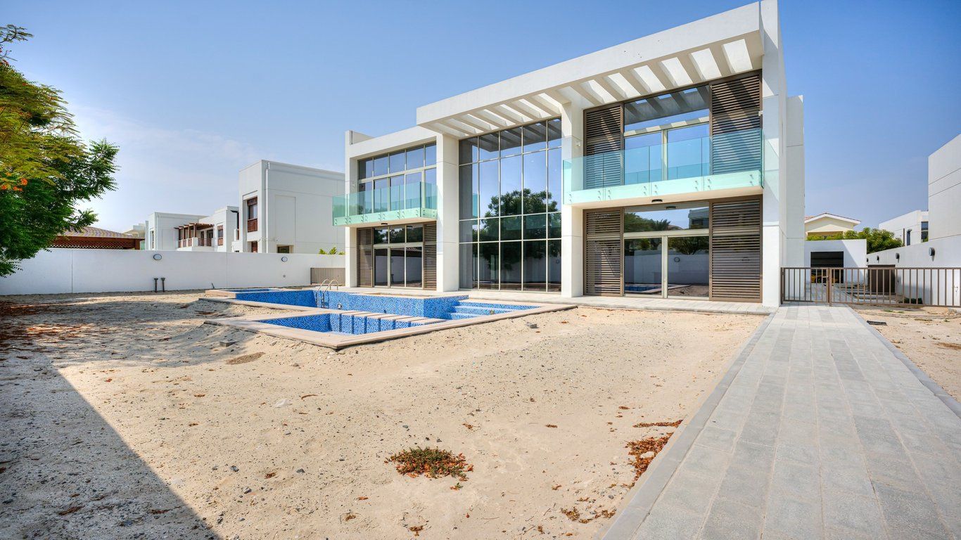 Contemporary 6 Beds | Park Facing | Private Pool, picture 1