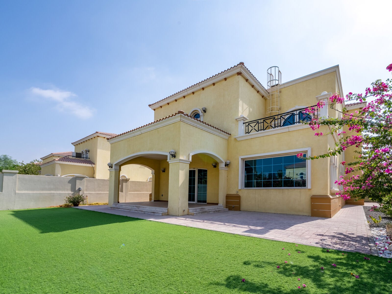 Jumeirah Park Villa Luxury with Pool and Garden, picture 1