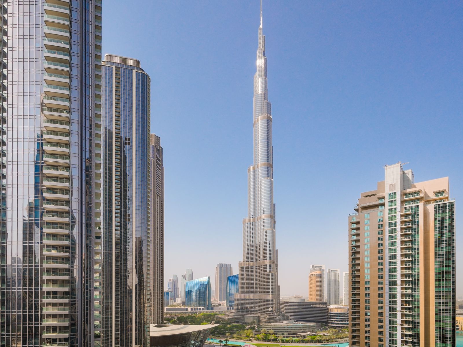 Rare Downtown Apartment with Burj Khalifa Views, picture 1