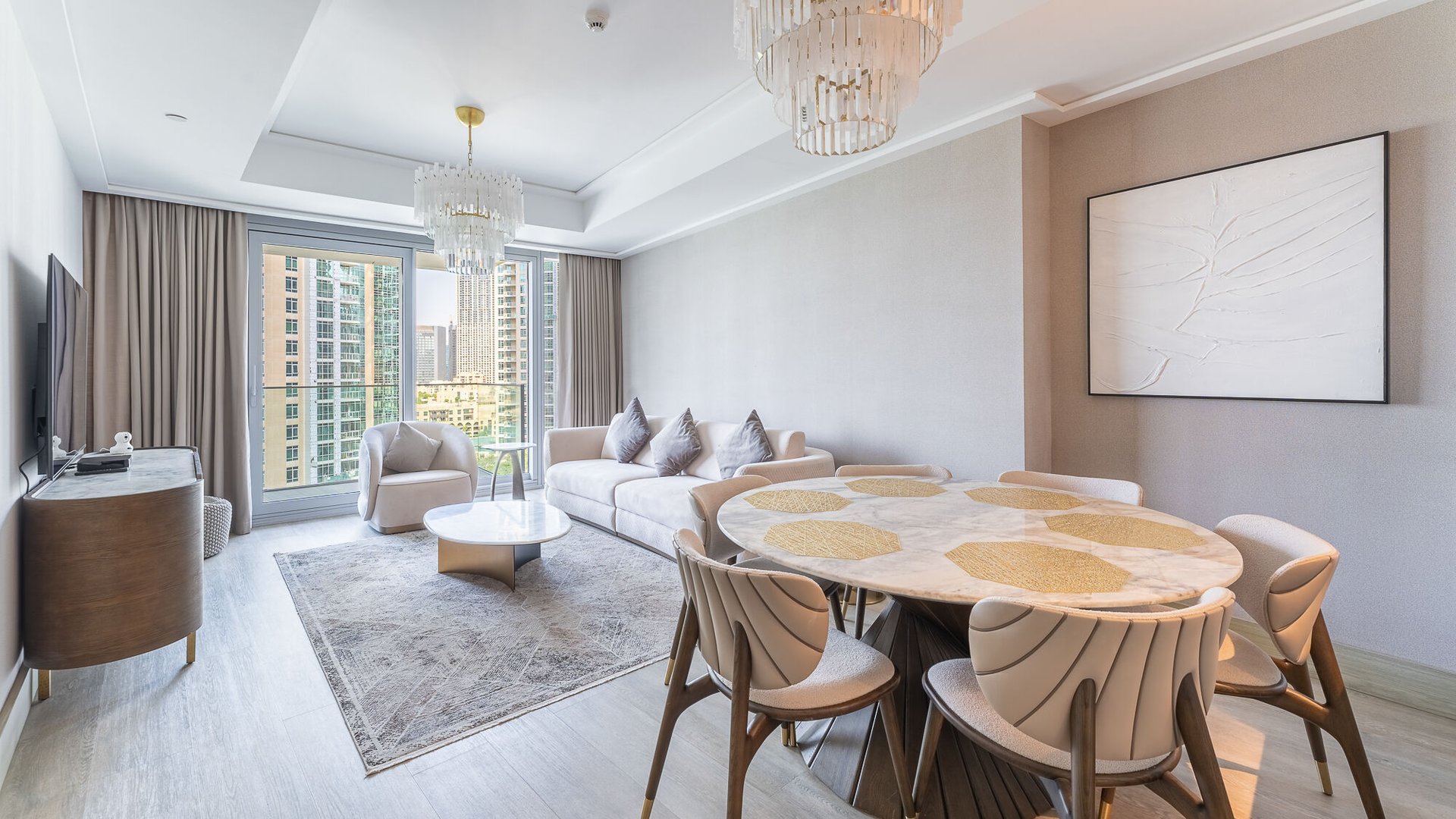 Spacious apartment in Downtown with Burj Khalifa view, picture 1