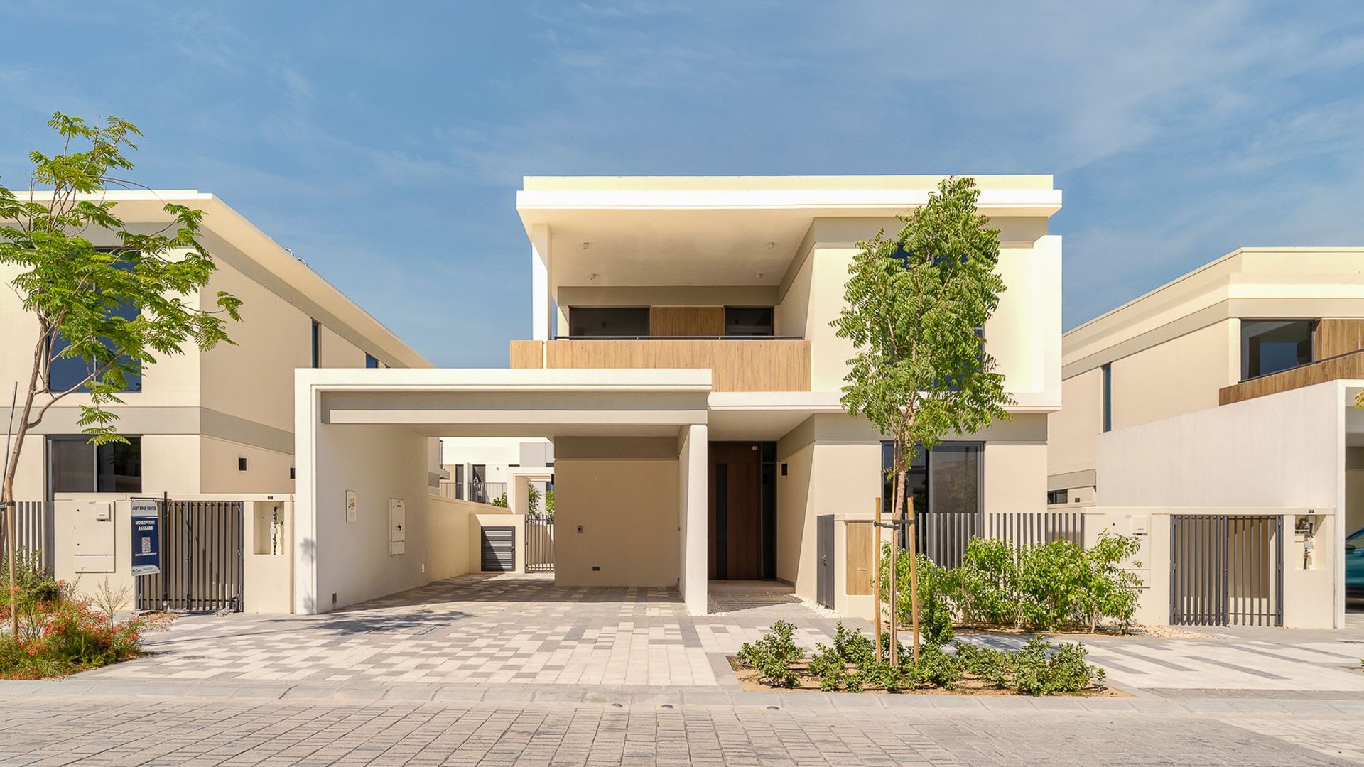 Single row  Villa in Tilal Al Ghaf with private garden, picture 1