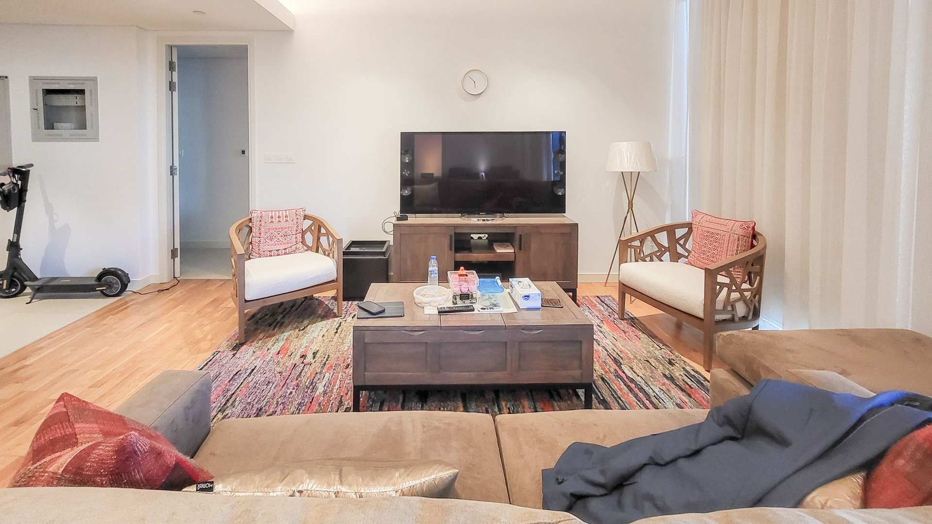 High-end finished apartment in Bluewaters with sea views, picture 1