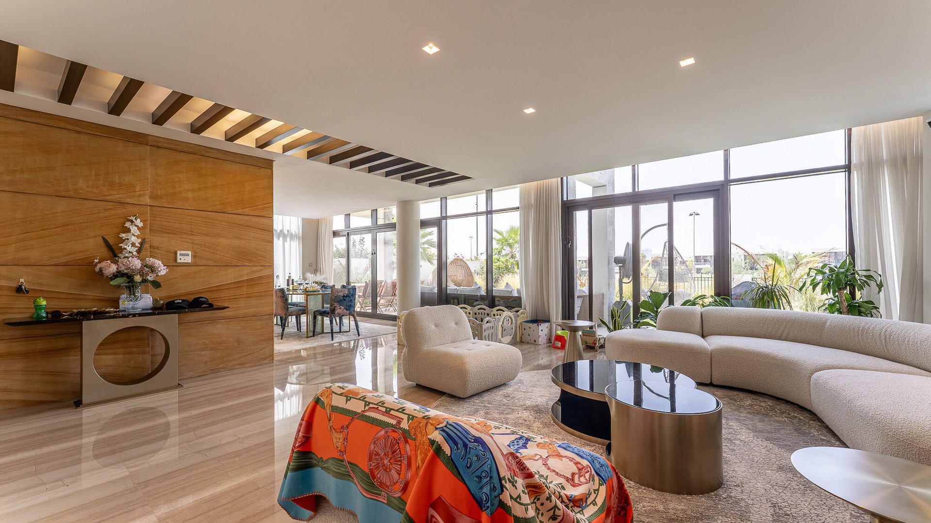 Luxurious villa in Damac Hills with golf course view, picture 1