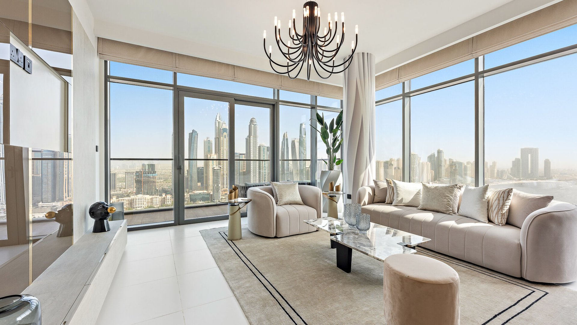 Furnished penthouse in Dubai Harbour with stunning views, picture 1