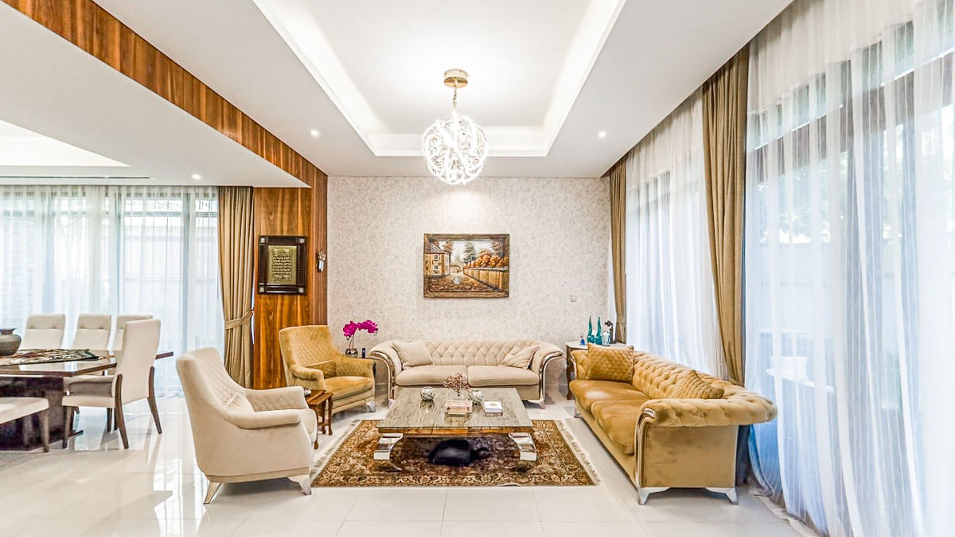 Massive villa in Damac Hills with private garden, picture 1