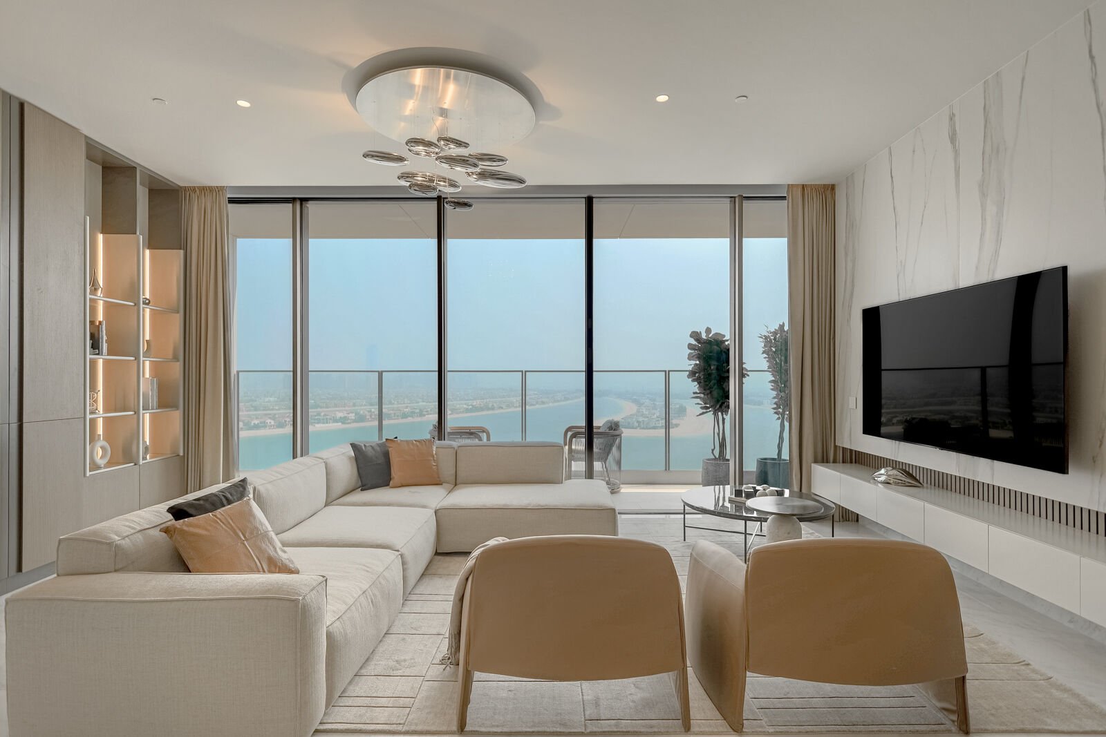Stylish Apartment with Palm Jumeirah Views, picture 1