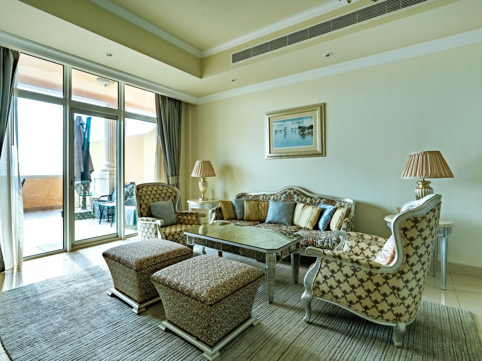 Palm Jumeirah Apartment with Stunning Sea Views, picture 1