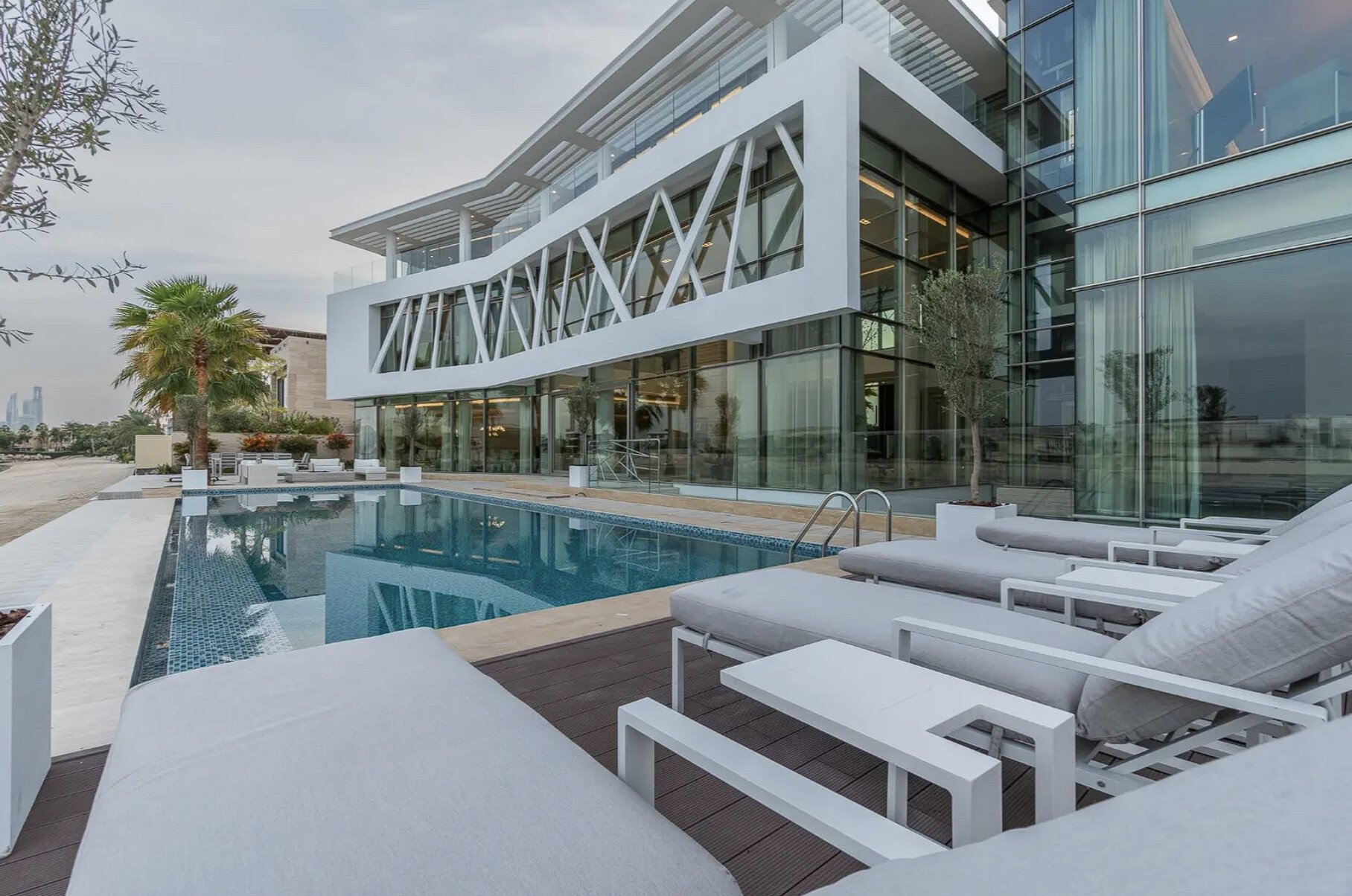 Luxury 10BR Mansion I VIP Billionaires Frond, picture 1