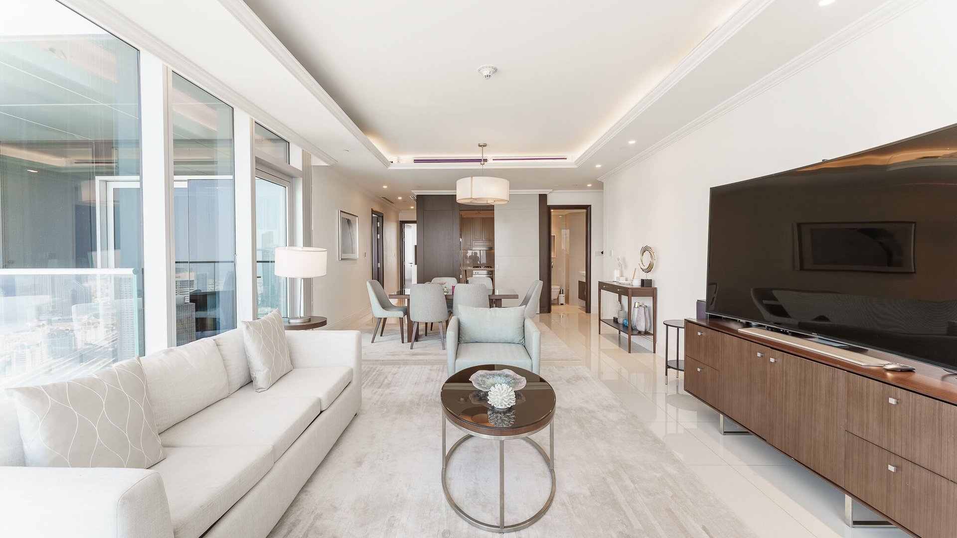 Luxurious apartment in Downtown with Burj Khalifa view, picture 1