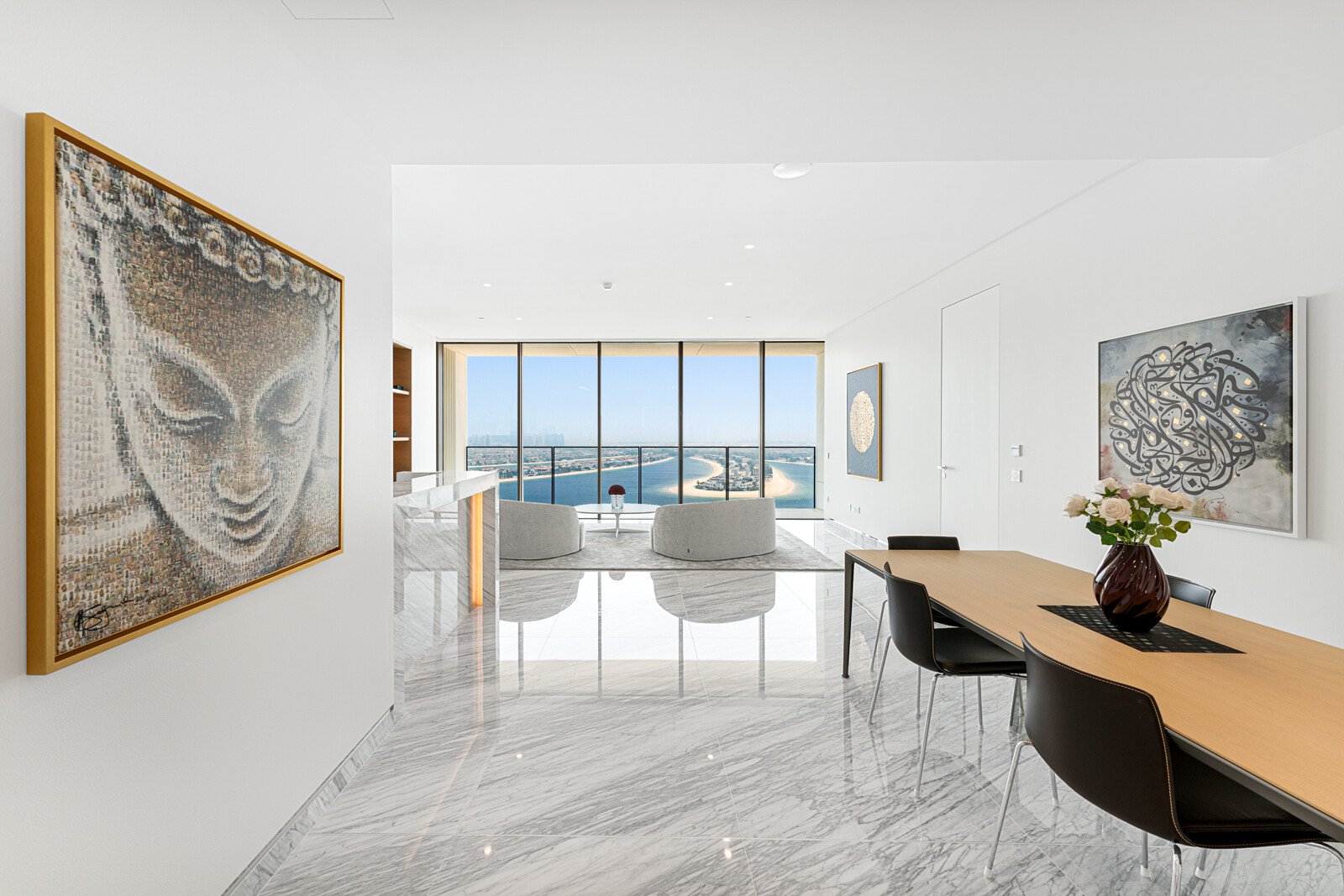 Live Royally in this High Floor Palm View 2BR + M, picture 1