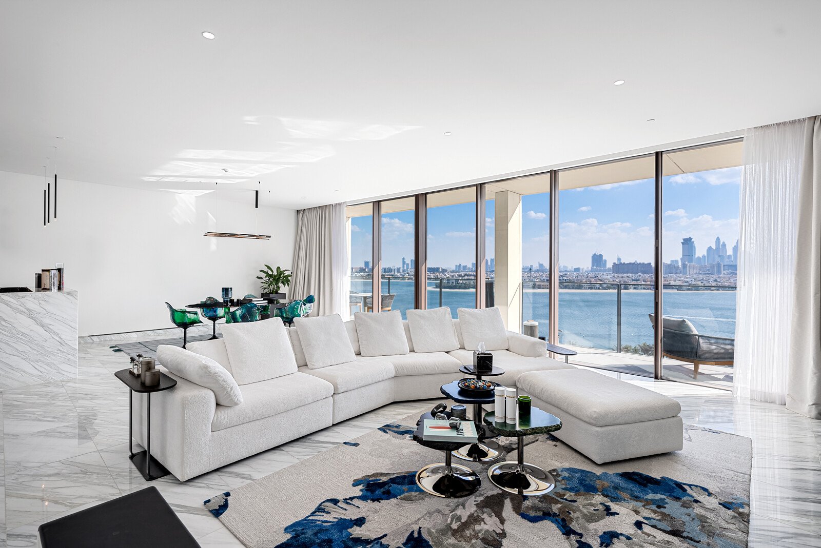Rare Dual Sea and Skyline View | Spacious Luxury, picture 1