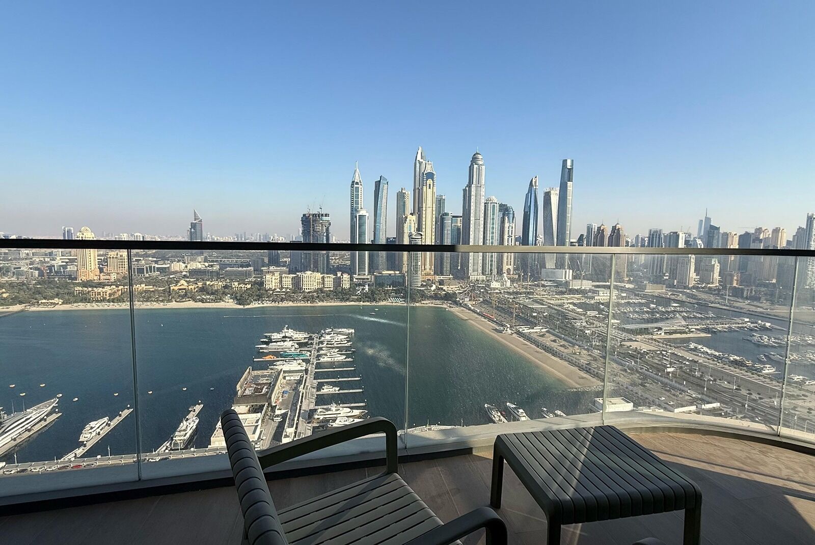 Fully Furnished | High Floor | Beachfront, picture 1