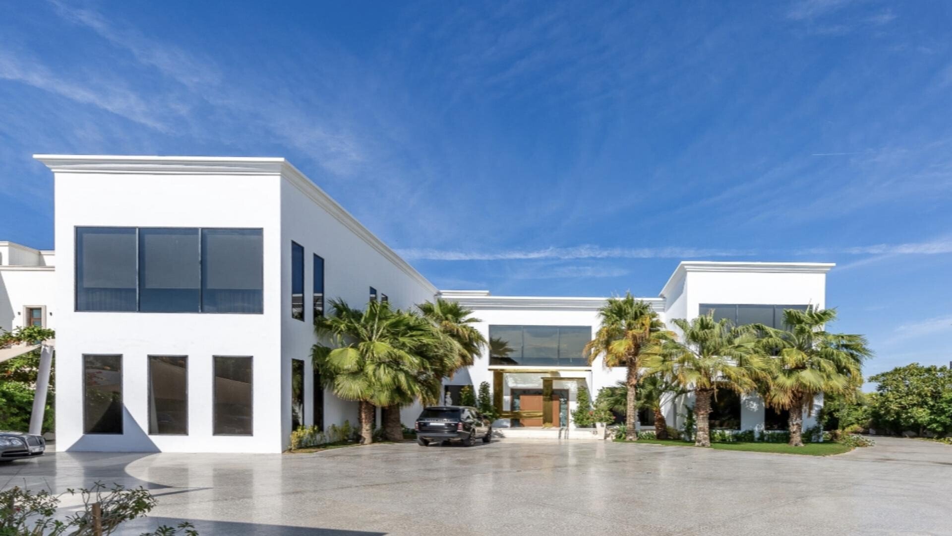 Majestic Villa for Sale In Emirates HIlls, picture 1
