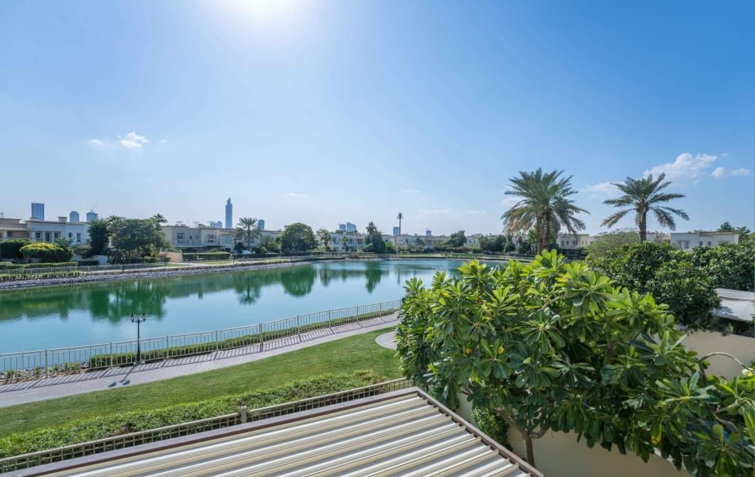 Springs 10 lake and villas Dubai