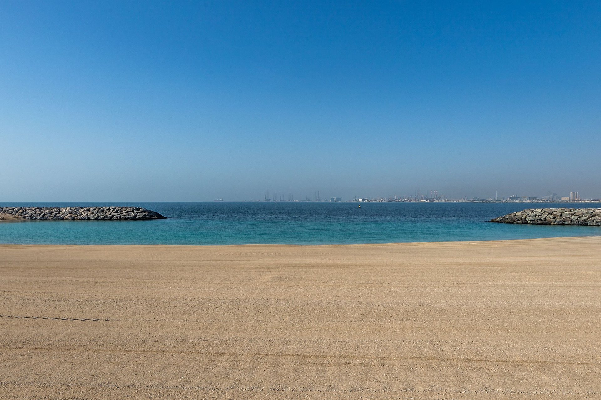 Freehold Sea Facing Plot La Mer Jumeirah, picture 1