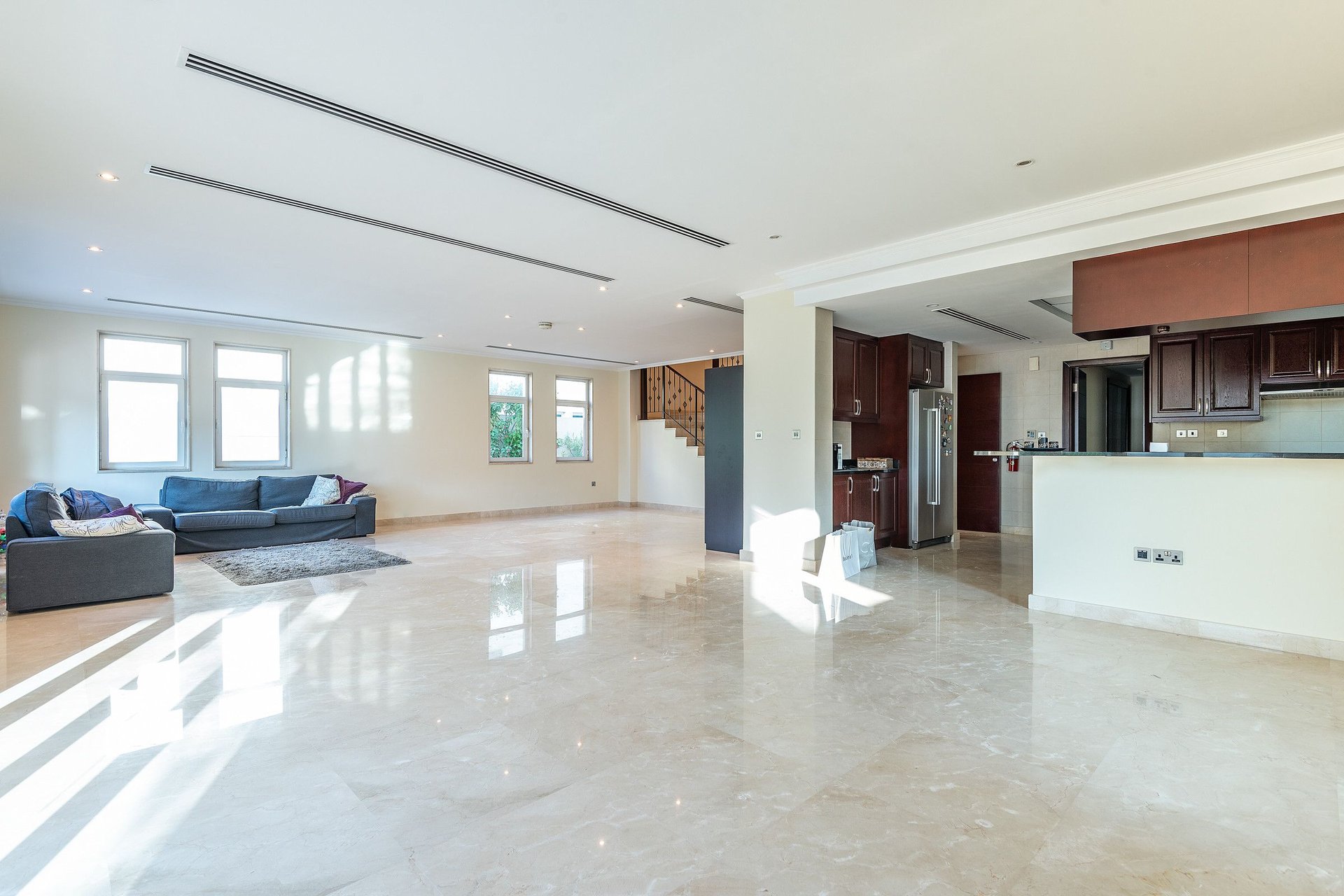 Upgraded Regional 4 Bedroom Villa District 3, picture 1