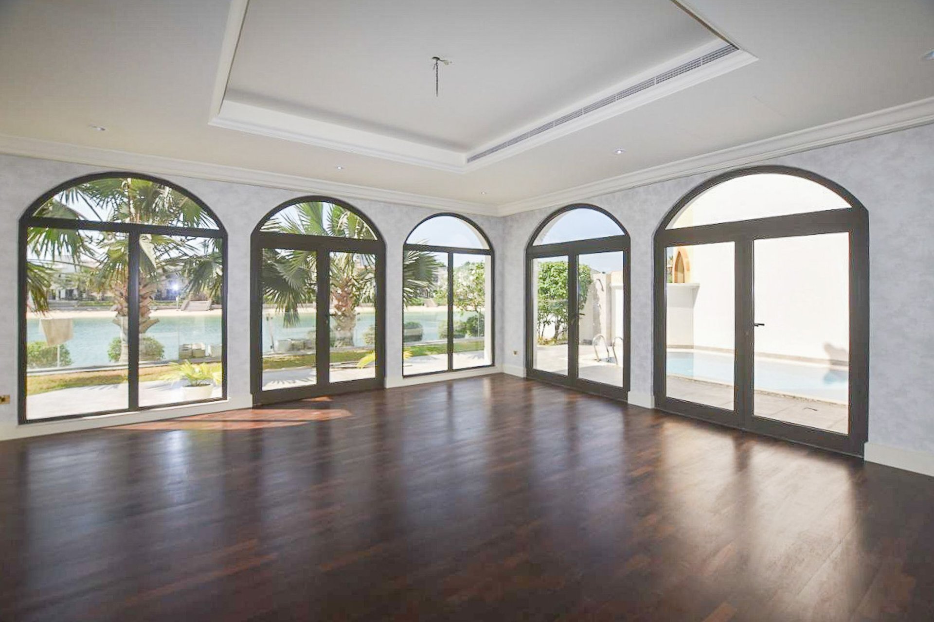 Atrium Style Bedroom | Garden Home | Palm Jumeirah, picture 1