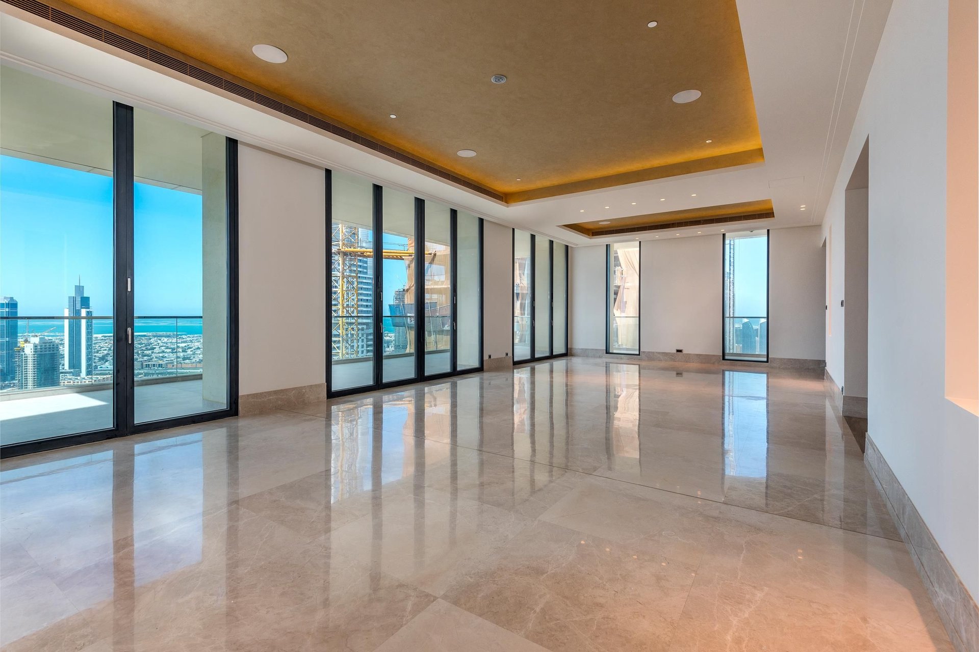 Highest Floor 4BR Penthouse | The 118 Tower, picture 1