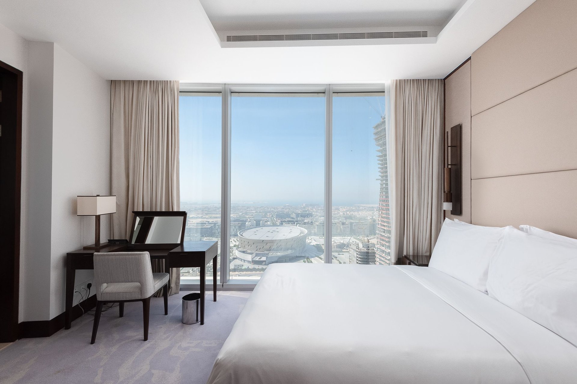 High Floor | Fabulous Views | Elegant Home, picture 1