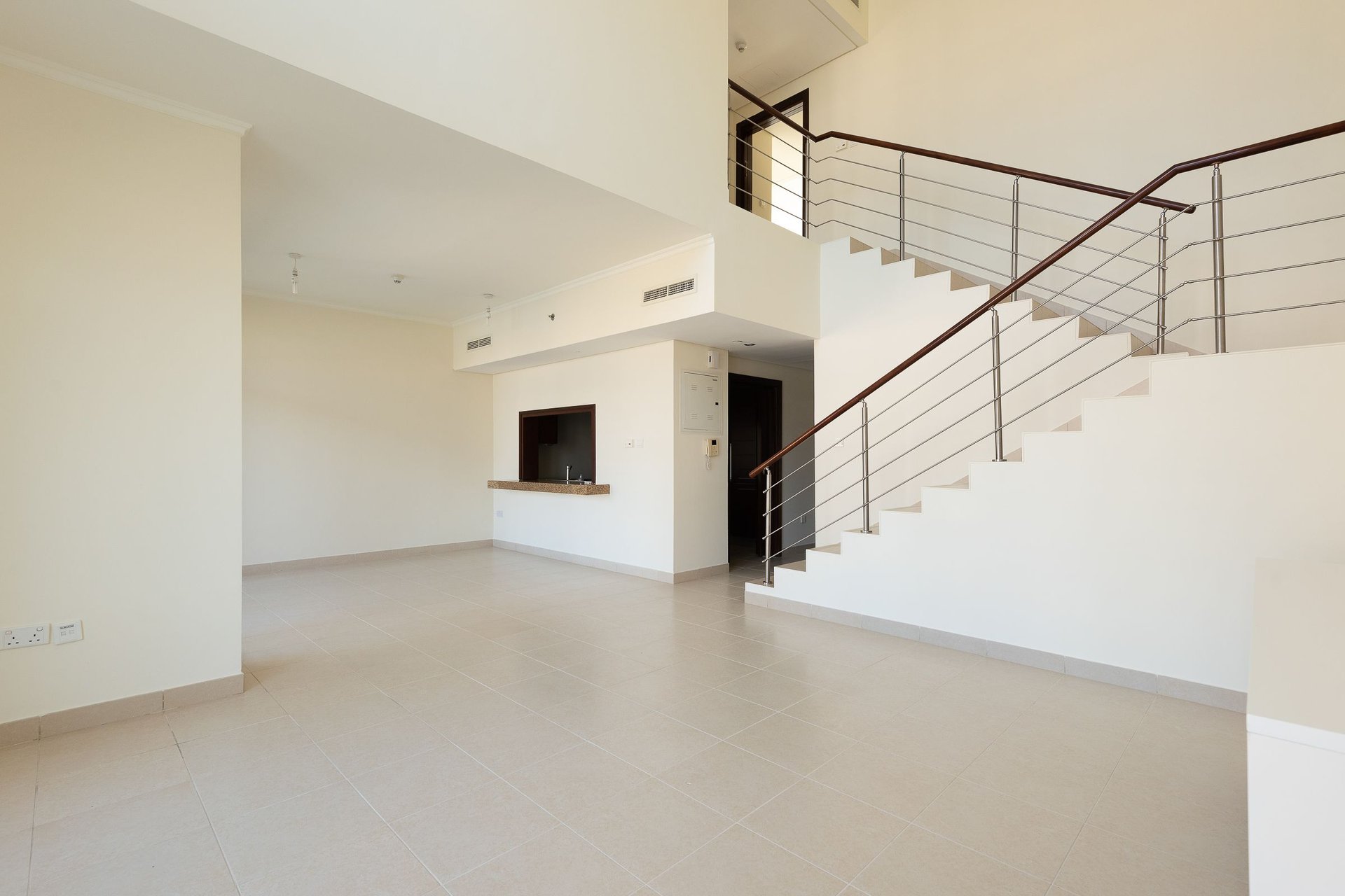 Remarkable 3 bed Loft in Downtown Dubai, picture 1