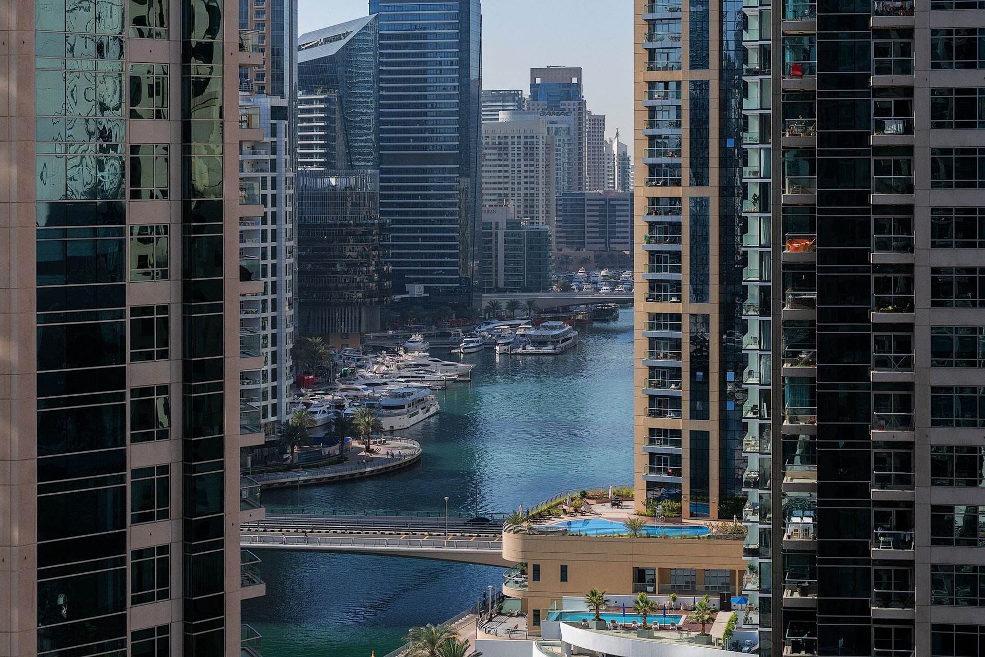 Large, luxury apartment in Dubai Marina, picture 1