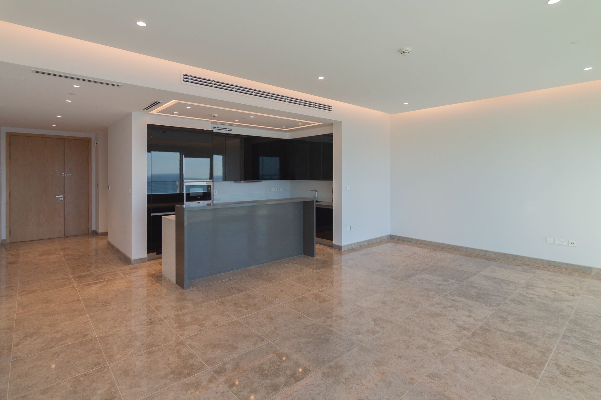Exclusive 3 Bedroom with Full Sea View - Vacant, picture 1