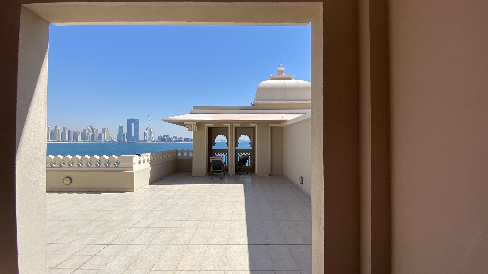Fully furnished corner apartment on Palm Jumeirah, picture 1