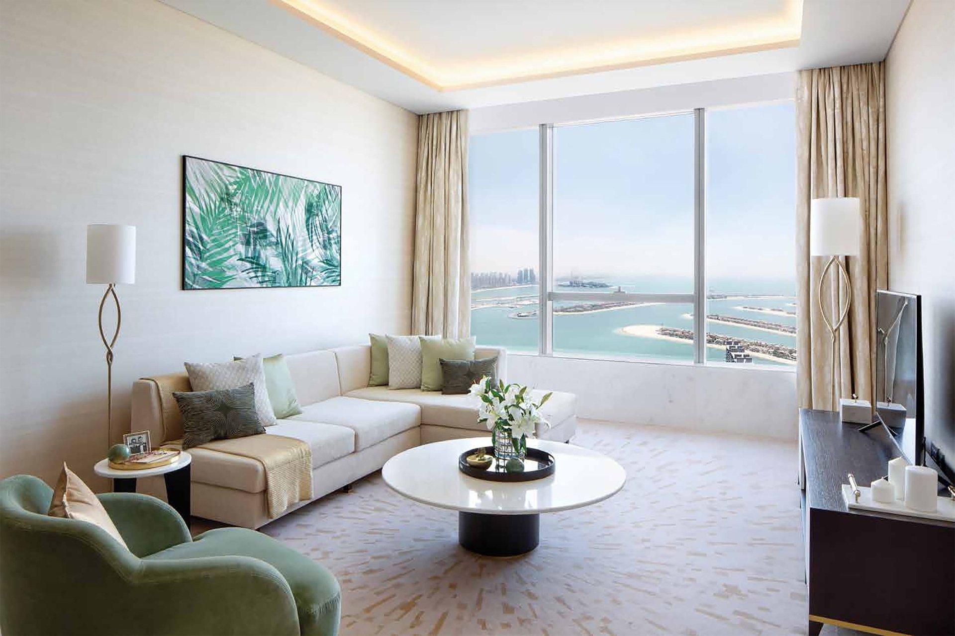 Luxury apartment in serviced Palm Jumeirah tower, picture 1