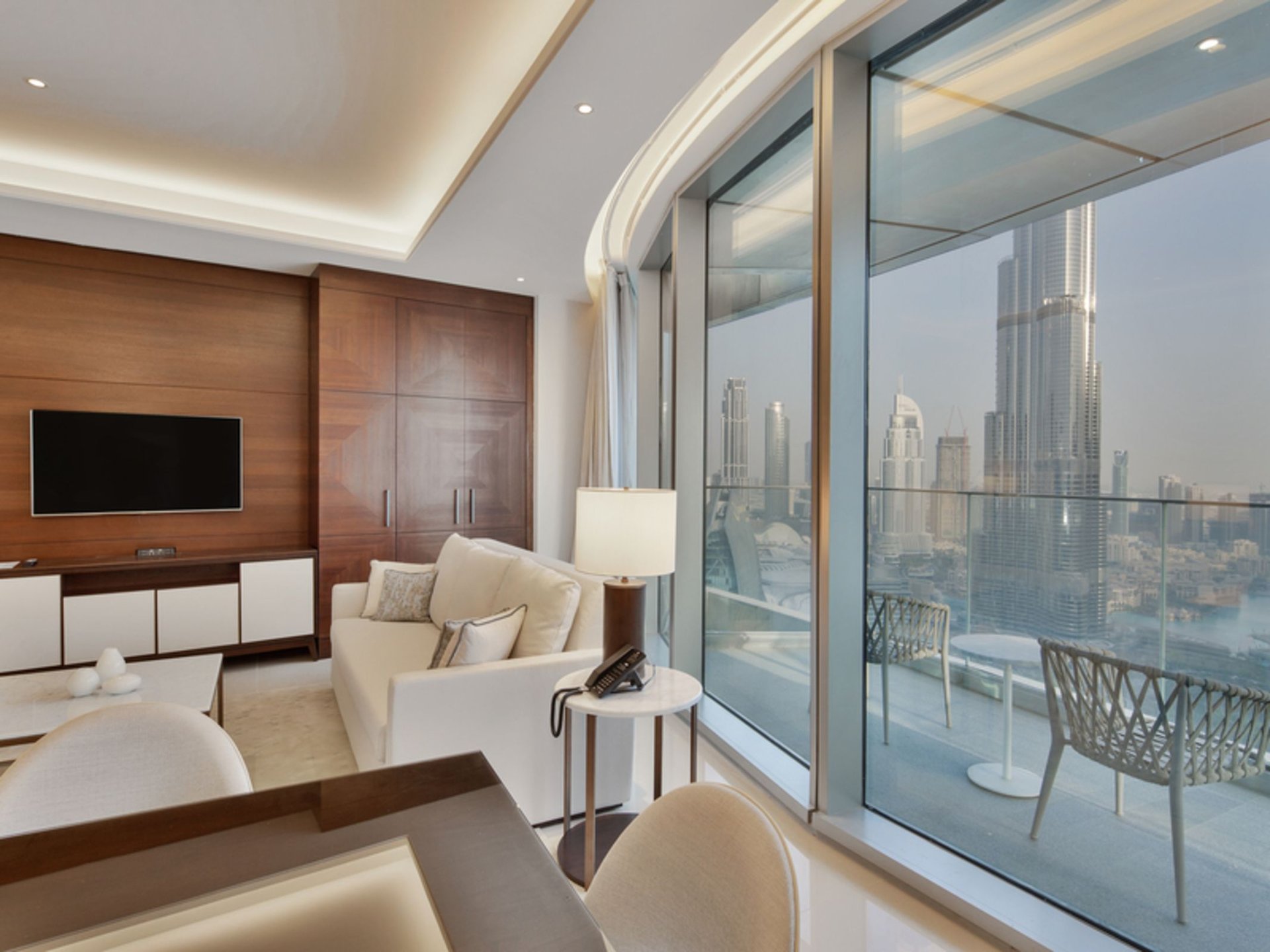 Lovely Corner Apartment |Burj and Dubai skyline view, picture 1