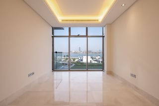 Beachfront Modern Apartment on Palm Jumeirah, picture 1