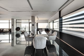 Luxury Penthouse Apartment with Burj Khalifa Views in DIFC, picture 1