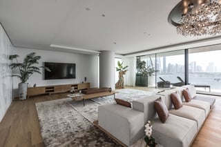 Extraordinary and Upgraded Penthouse Apartment, picture 1