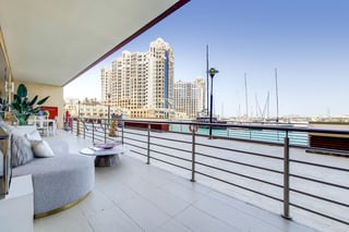 Upgraded, Corner Apartment in Luxury Palm Jumeirah Residence, picture 1