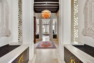 Custom-built, Beachfront Luxury Villa in Umm Suqeim, picture 1