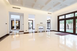Beautifully Maintained Lake View Luxury Villa in Al Barari, picture 1