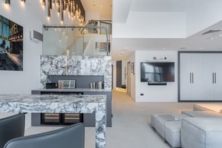 Newly Renovated Luxury Apartment in Iconic Dubai Marina Residence, picture 1