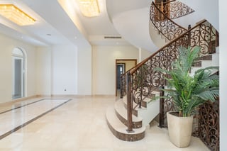 Expansive Luxury Villa with a Pool in Pearl Jumeirah, picture 1