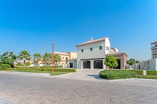 Renovated 6Bed Custom Villa Golf Views 16,000 plot, picture 1
