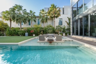 Ultra-Modern Luxury Villa with Burj Al Arab Views in Umm Al Sheif, picture 1