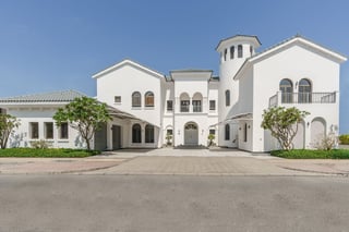 For sale 6 bedrooms villa in Signature Villas Palm Jumeirah